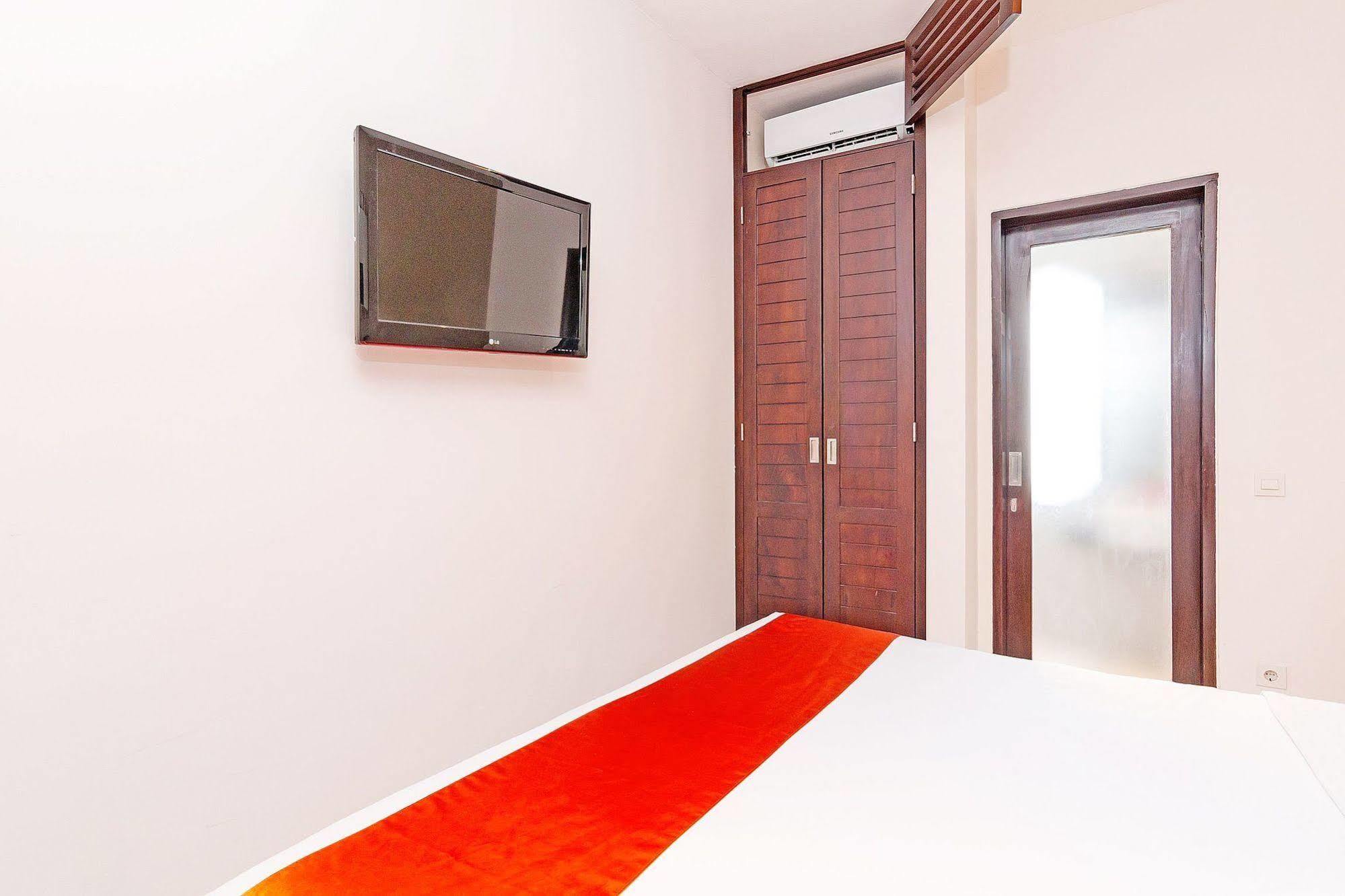Hotel Zen Kuta Theater